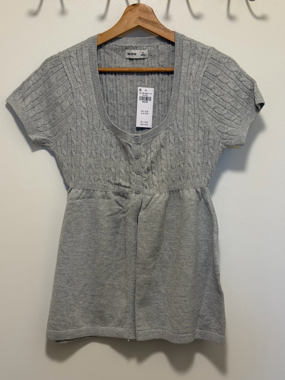 Grey Knit Short Sleeve Sweater babydoll flyaway Hollister size medium NWT, viral